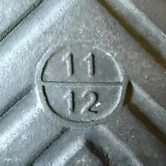 Disney Mickey Mouse Slide Sandals – Size 11/12 - Picture 3 of 4